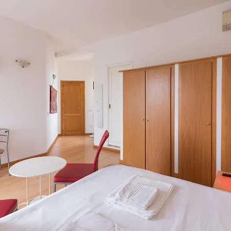 Studios10 Apartament
