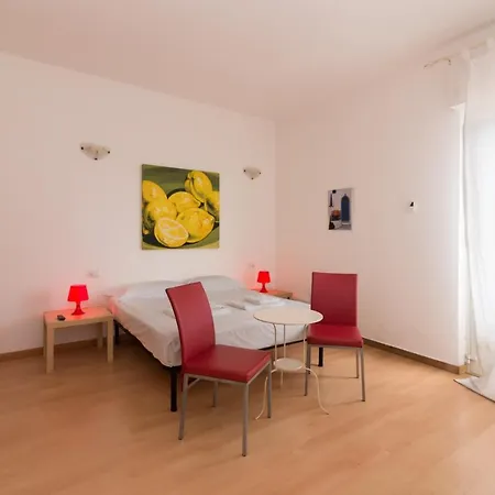 Apartament Studios10 *